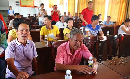 2021年村干部满60岁补贴政策