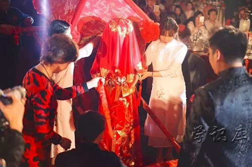 接新娘几点钟进门最好