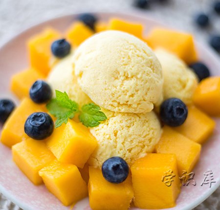 自制芒果酸奶冰淇淋