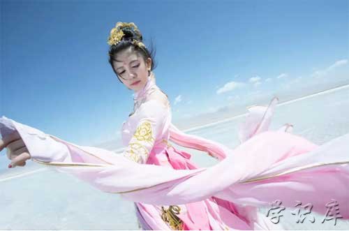 飘飘飖飖的意思什么(解释飘飘飖飖的含义)