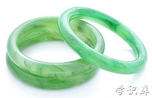 玉镯怎么辨认好坏(6个方法挑选好的玉镯)
