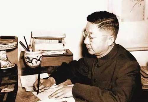 老舍的原名叫什么(老舍简介)