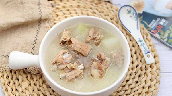 排骨汤怎么炖最好喝，5个步骤炖排骨汤