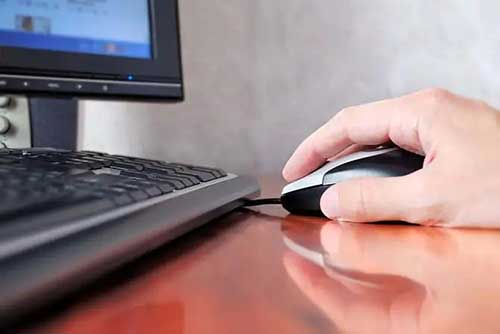 鼠标是插在哪里，电脑鼠标的使用